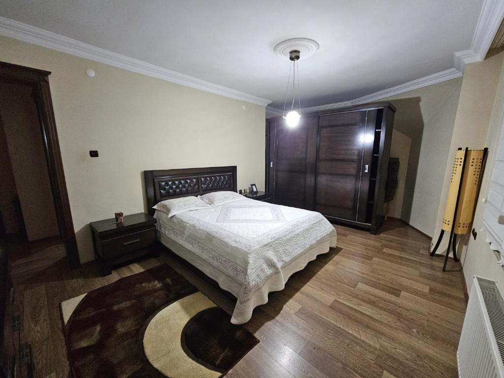 Villa surrounded by nature photo 1