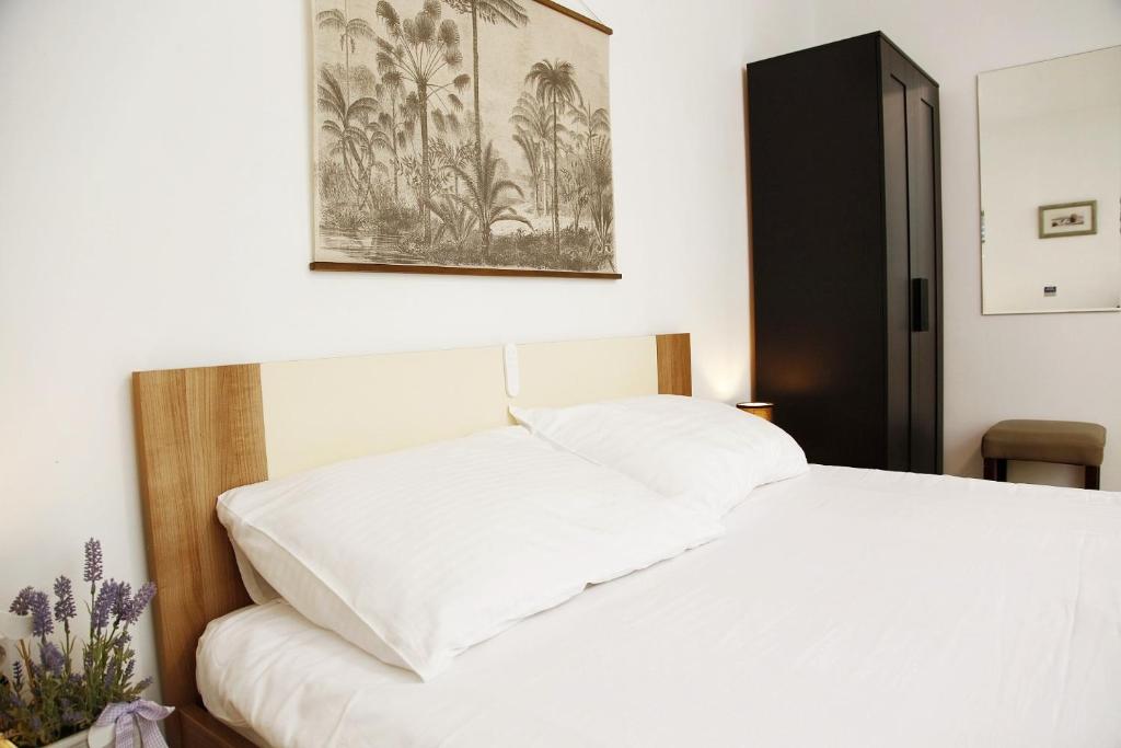 Studio Apartment Gea - Peaceful & Quiet - Queen Bed, Modern, Parking photo 3