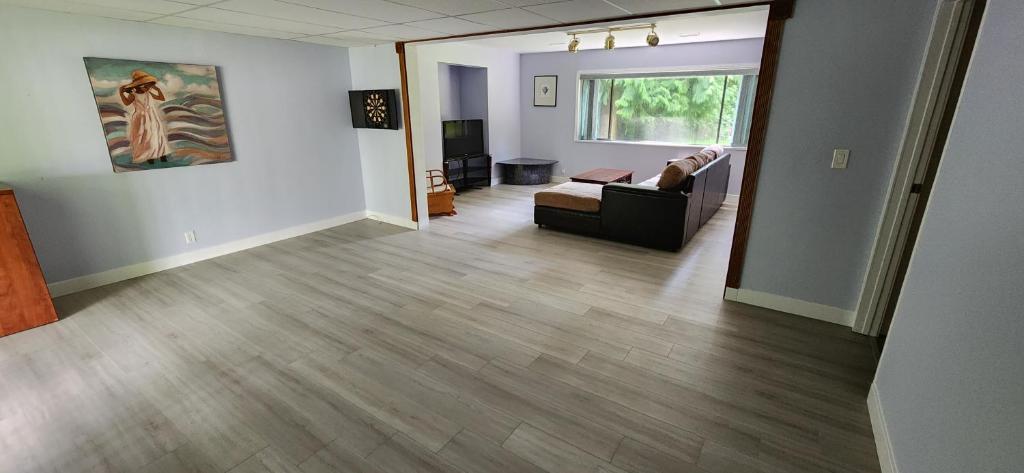 Spacious 3 bedroom house photo 3