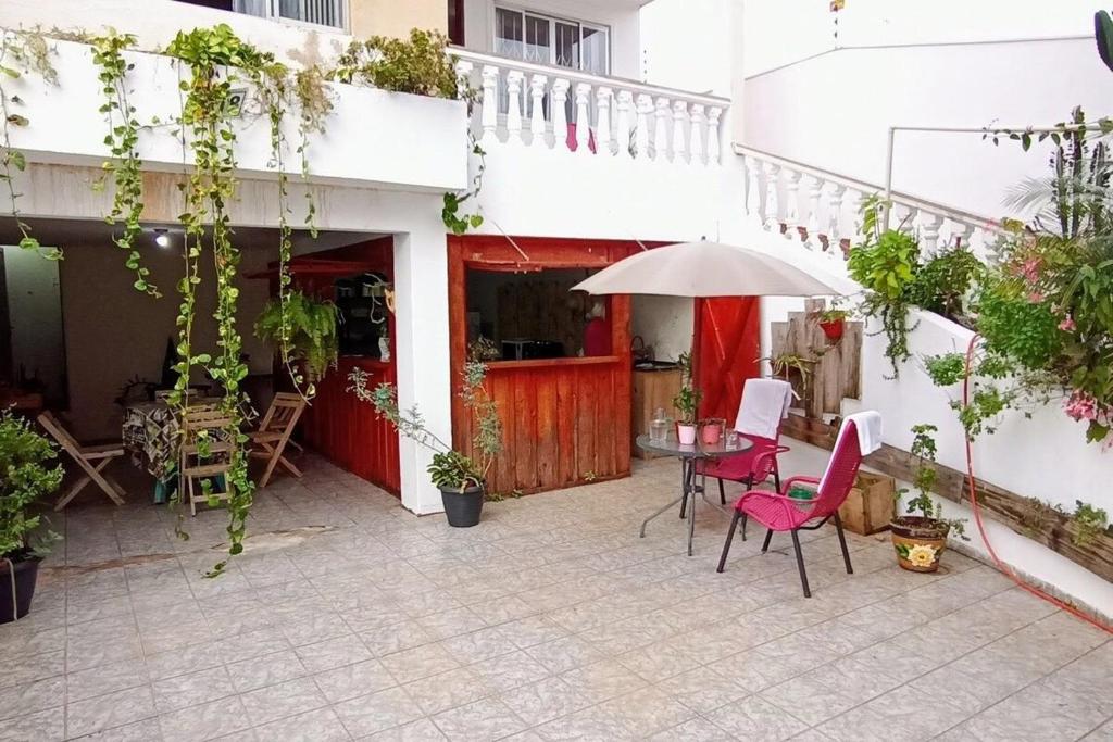 Suíte com Sacada, Café, Cozinha e Pet Friendly