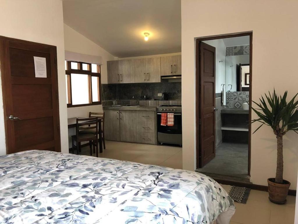 Charming 1-Bed Studio in Huanchaco with balcony photo 2