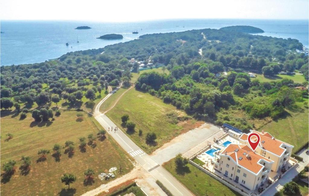 Awesome Apartment In Funtana With 1 Bedrooms, Outdoor Swimming Pool And Wifi