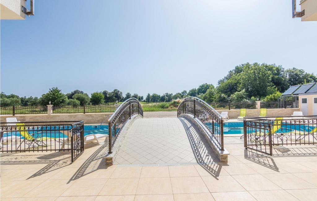 Awesome Apartment In Funtana With 1 Bedrooms, Outdoor Swimming Pool And Wifi photo 4