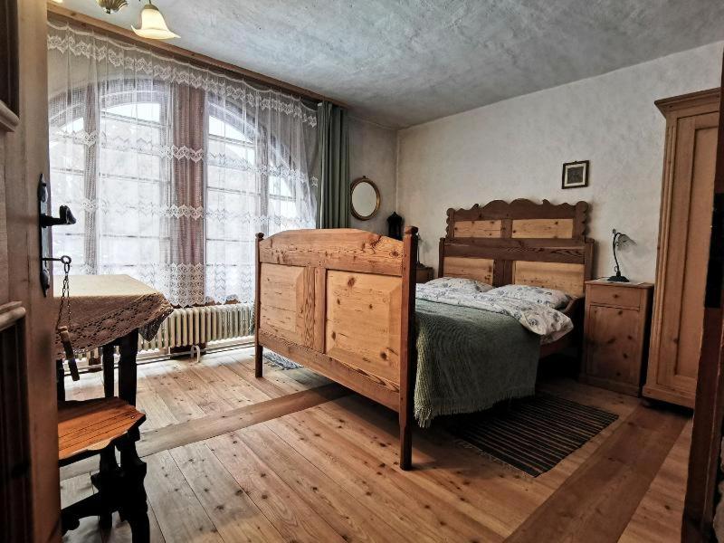 Chasa de Capol - Historische Gaststätte & Weinkellerei photo 1