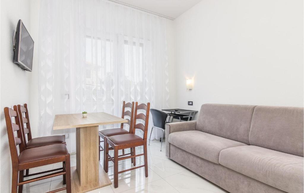 Amazing Apartment In Funtana With 1 Bedrooms, Outdoor Swimming Pool And Wifi photo 3