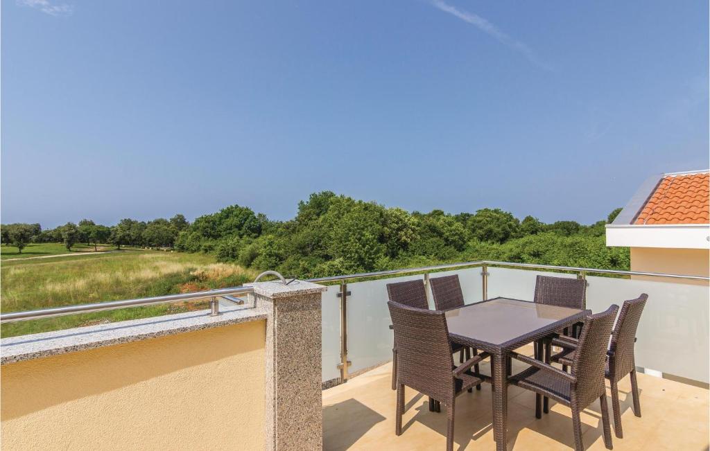 Nice Apartment In Funtana With 3 Bedrooms, Outdoor Swimming Pool And Wifi photo 2