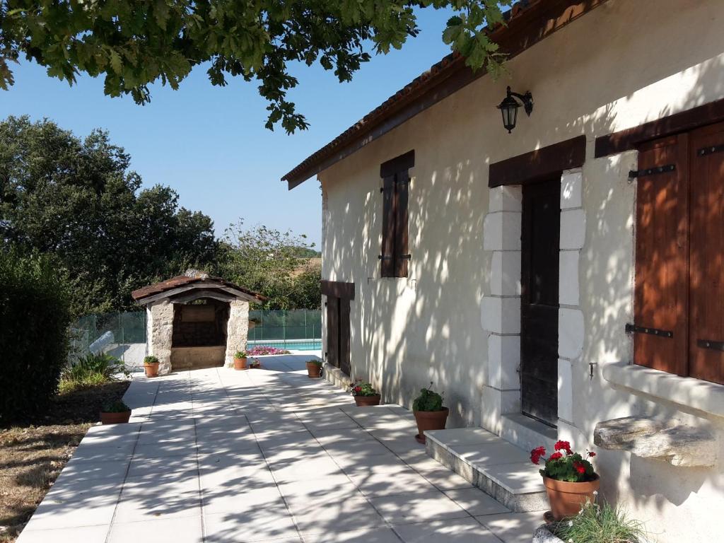 Le Petit Soyc - 5 Bed 4 Bath Cottage with pool - sleeps 10 photo 1