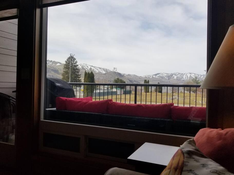 Lake Chelan View Condo in Downtown near Beach! photo 3