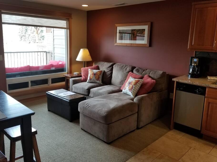 Lake Chelan View Condo in Downtown near Beach! photo 1