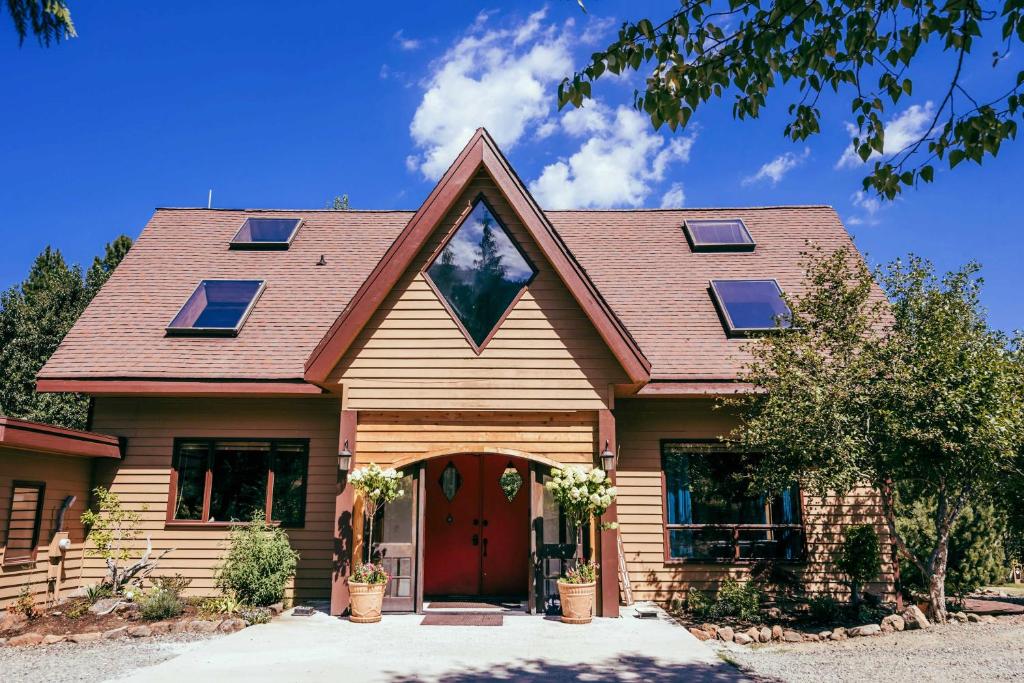 Big House Lodge - Cle Elum Retreat on 8 Acres!