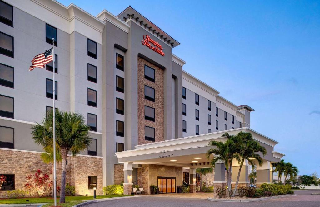 Hampton Inn & Suites Tampa Northwest/Oldsmar image