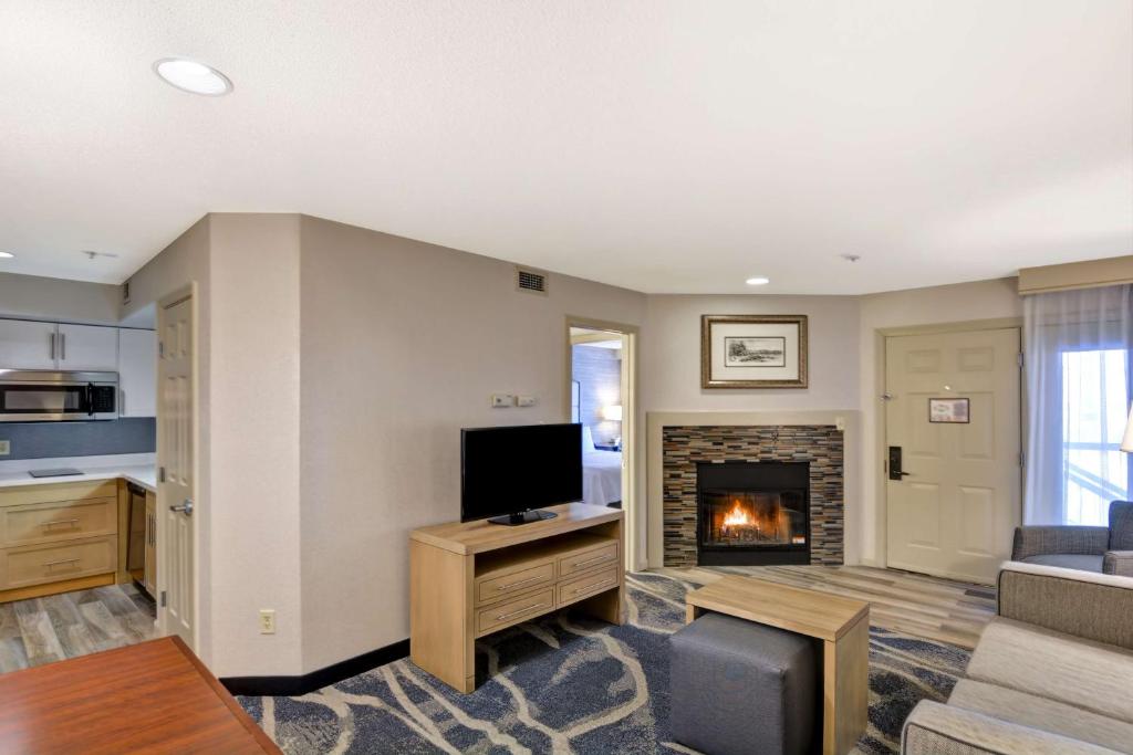 Homewood Suites by Hilton Windsor Locks Hartford image