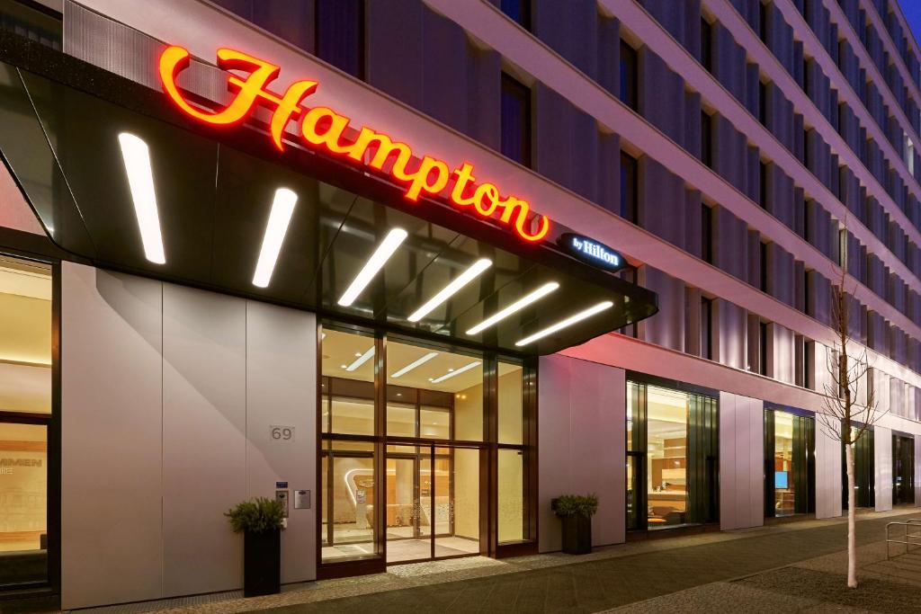Hampton by Hilton Berlin City Centre Alexanderplatz photo 1