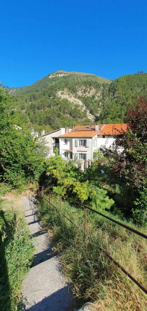Ma Petite Maison à Lucéram - Village des crèches photo 1