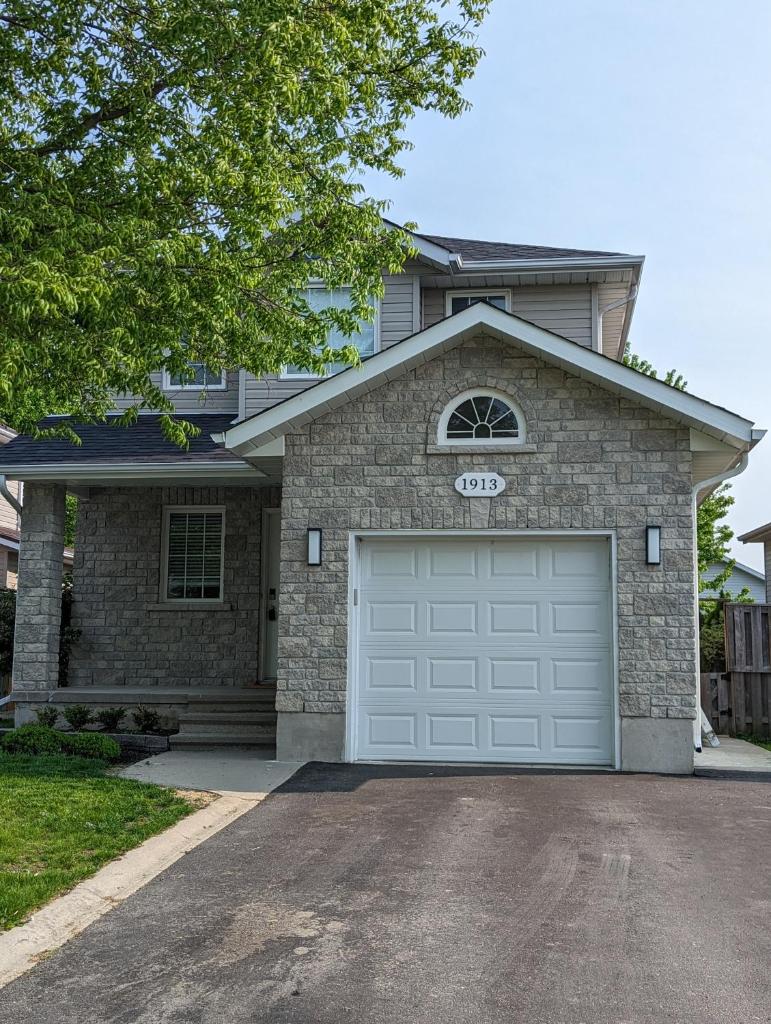 Adorable 4 bed,2 bath house