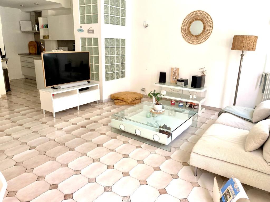 Appartement 3P 88 m2 terrasse et jardin à 20 metres de la plage photo 2