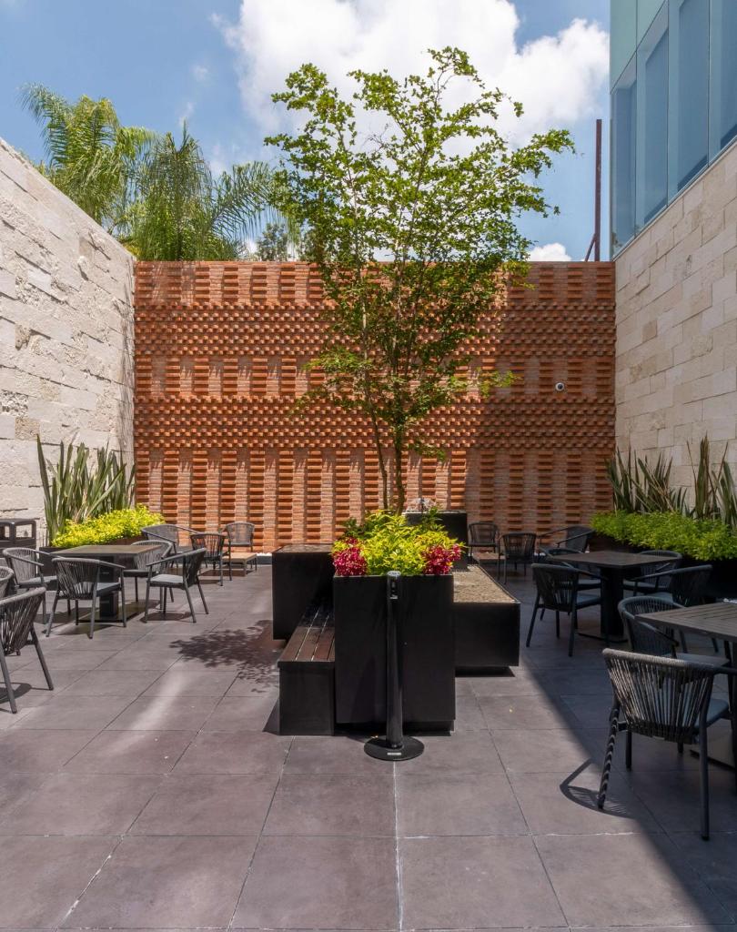 Hampton by Hilton Aguascalientes Downtown photo 2