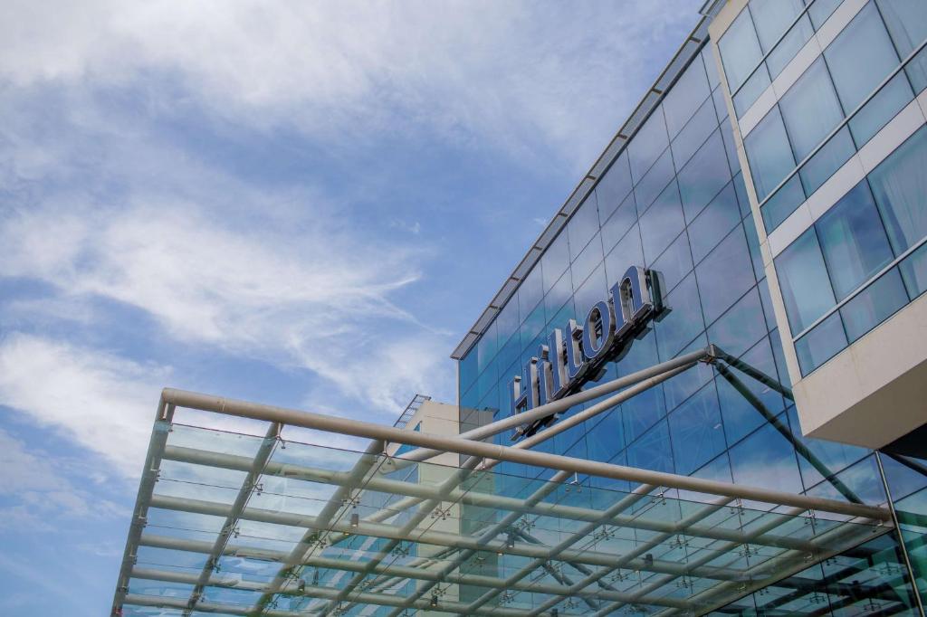 Hilton Pilar photo 2