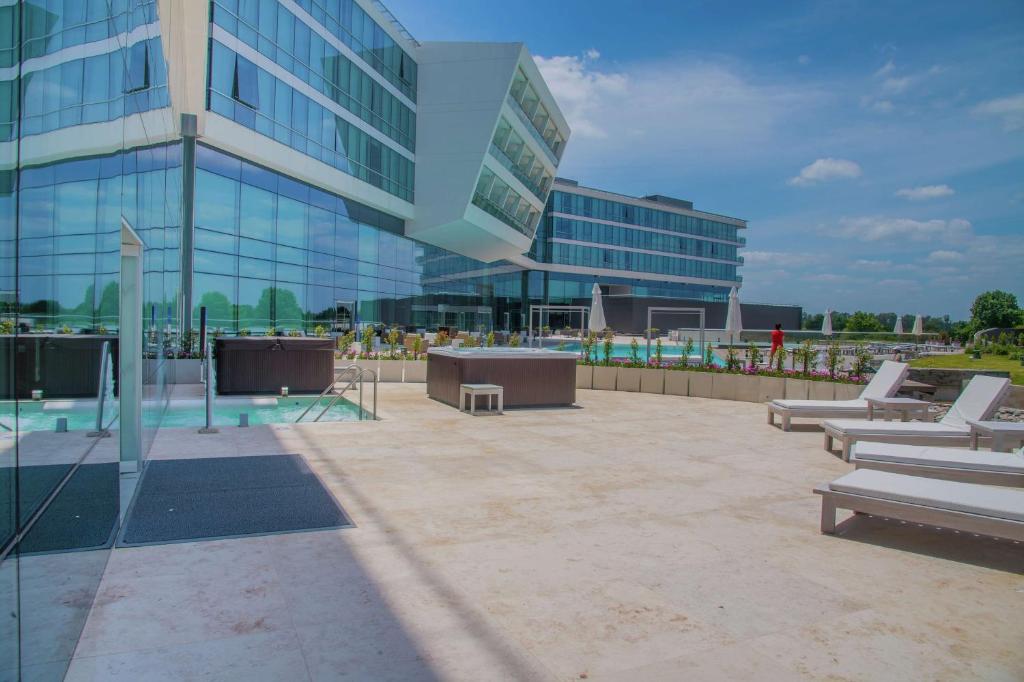 Hilton Pilar photo 3