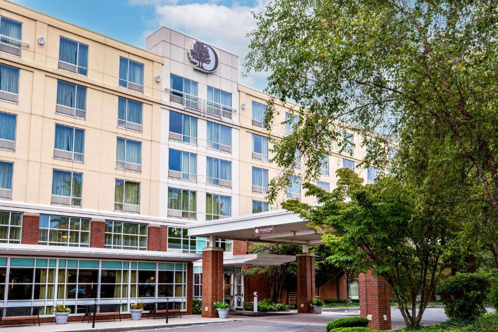 DoubleTree by Hilton Hotel Boston Bayside image