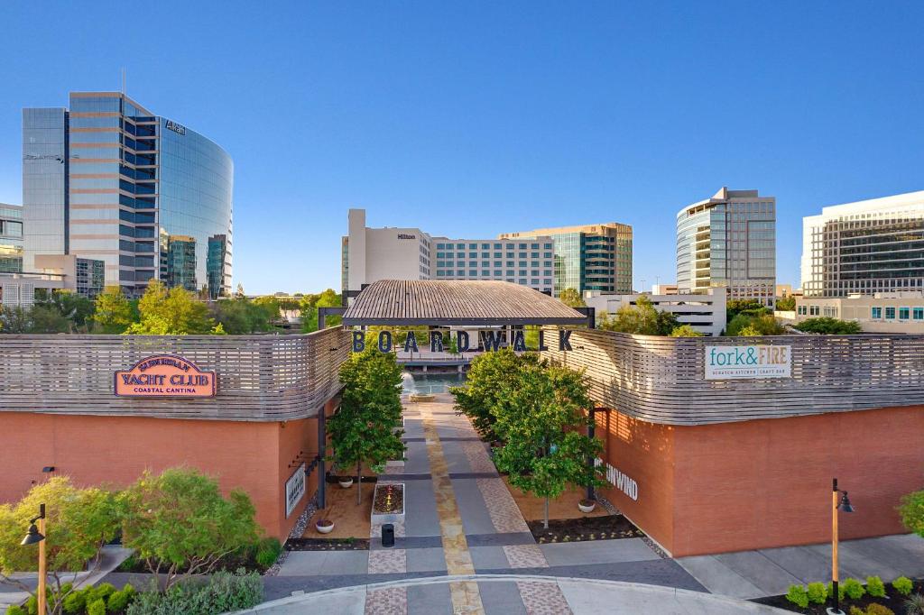 Hilton Dallas/Plano Granite Park photo 3