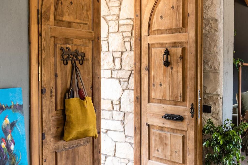 A Fascinating Toscana_like home in Urla photo 3