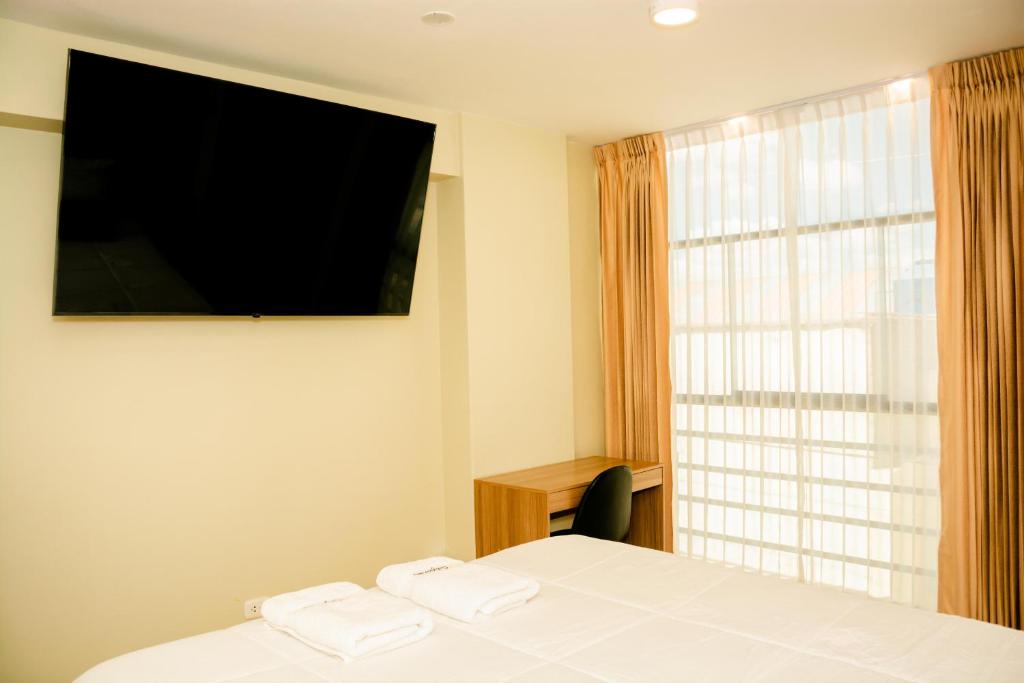 Hotel California photo 2