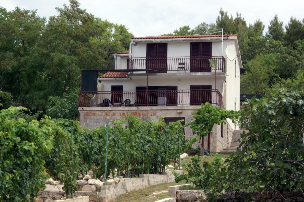 Apartments by the sea Sepurine, Prvic - 4238 photo 1