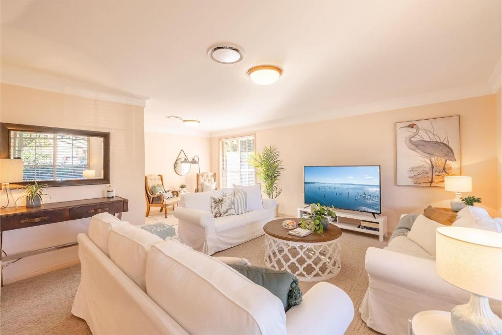 White Sands, 14 Whitesands Road - Pet Friendly & Air Con photo 1