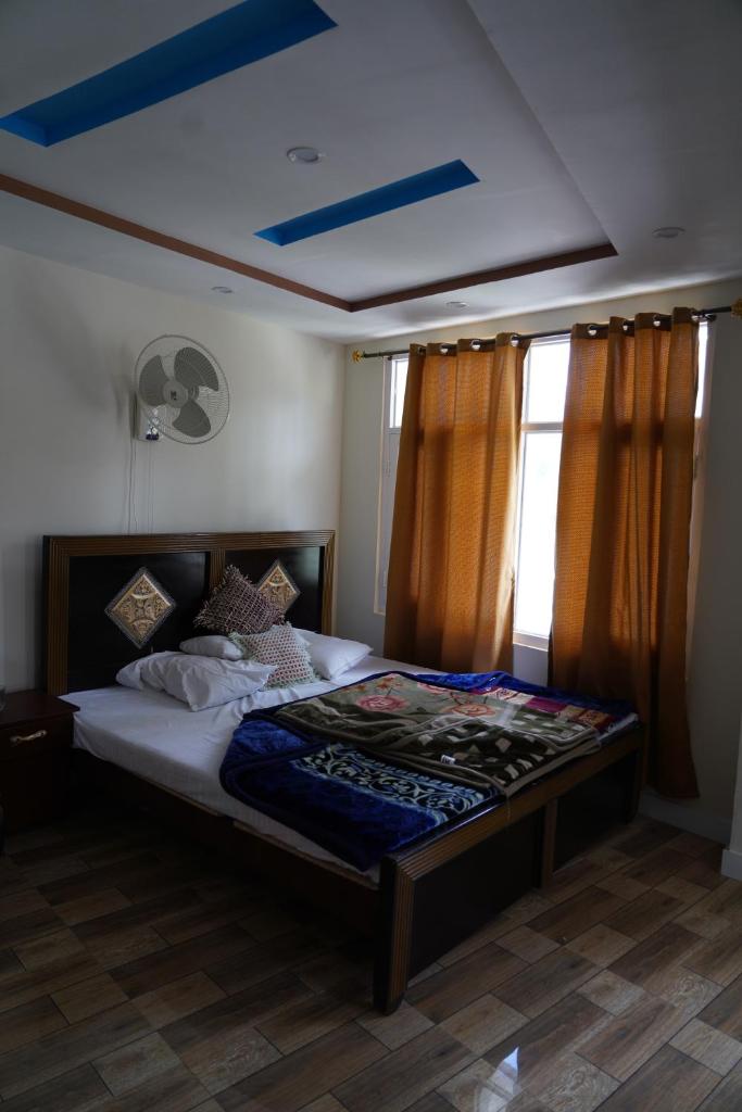 Skardu eat and stay