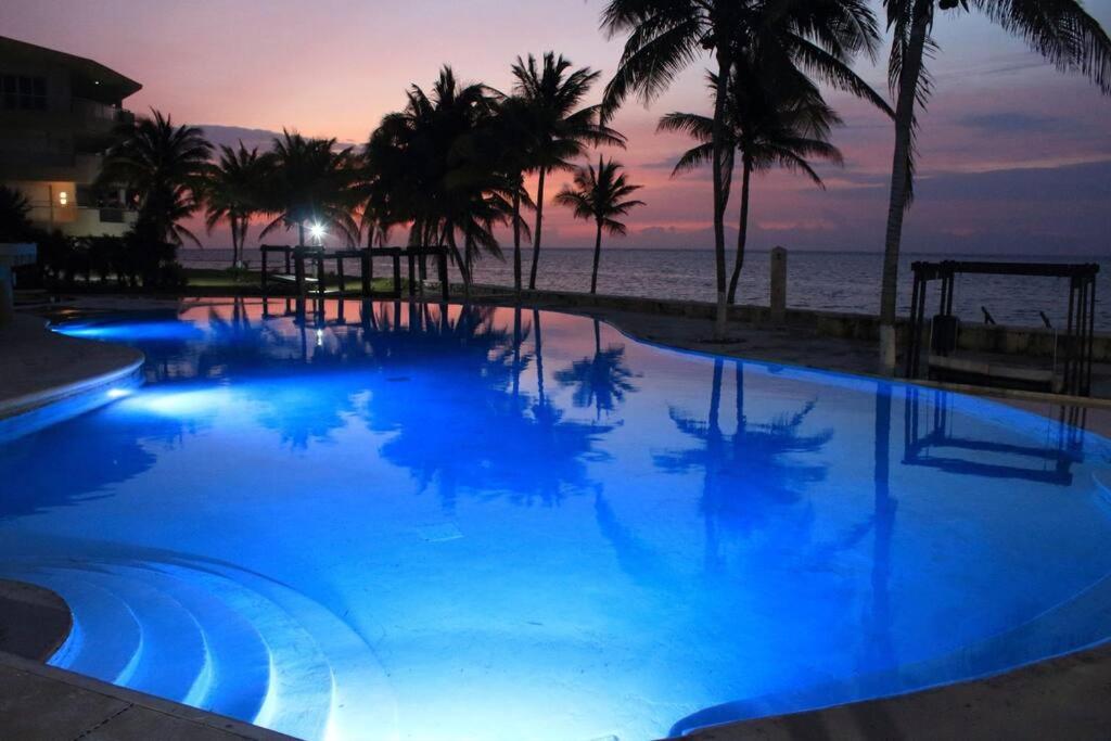 Beachfront Family 3Bdrm Condo with Pool + Balcony