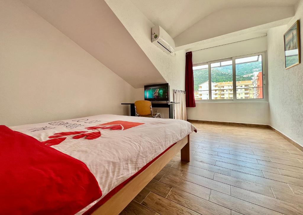 Homestay Mark - DOUBLE BED ROOM - shared bathroom and kitchen photo 1
