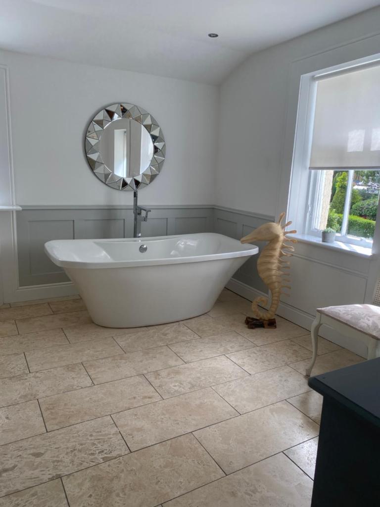 Giffnock Rooms - Tap to explore photos