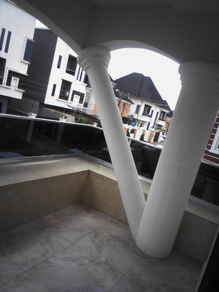 DARIS LUXURIOUS photo 1