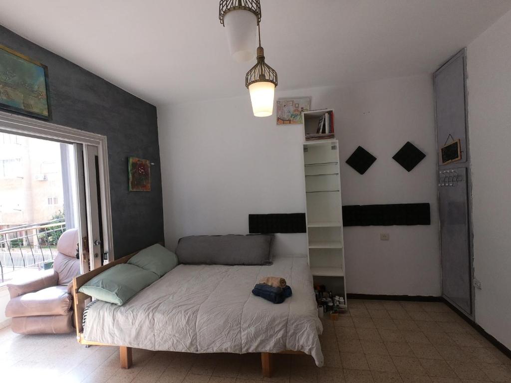 Cozy room with balcony near TLV photo 3