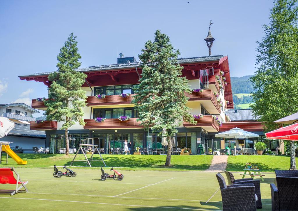 JUFA Hotel Altenmarkt-Zauchensee photo 1