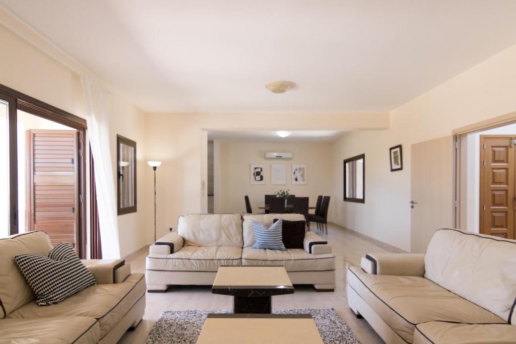 Phaedrus Living: Luxury Villa Erimi