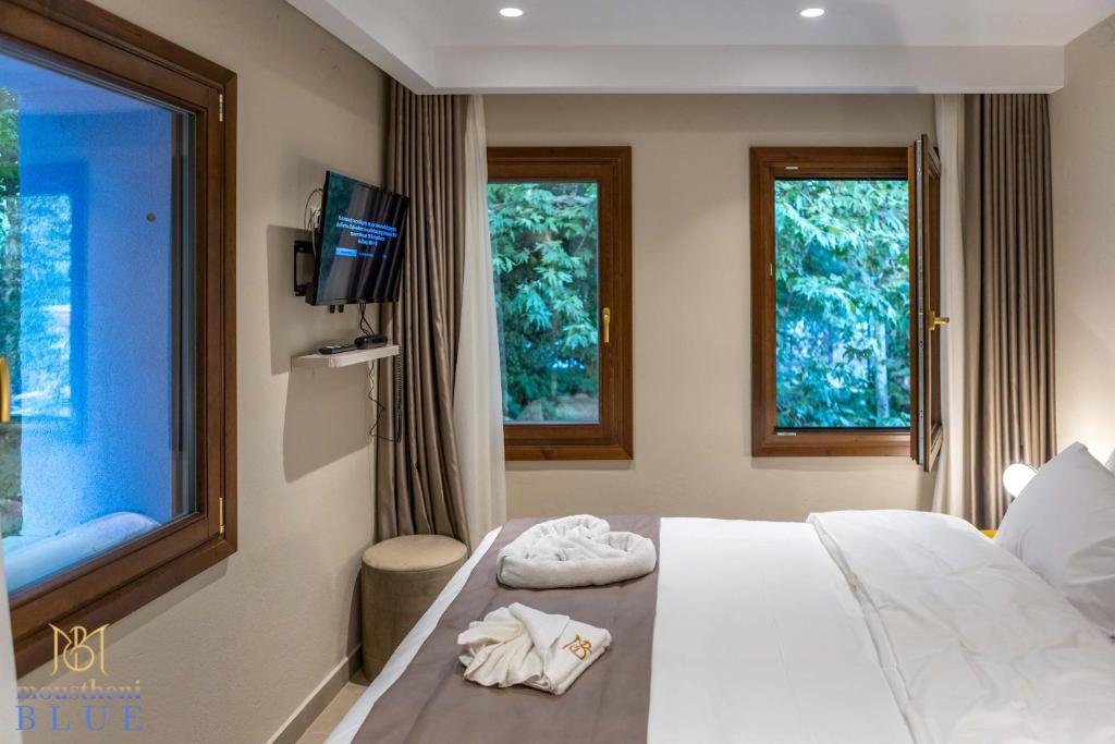 Moustheni Blue Guest House photo 4