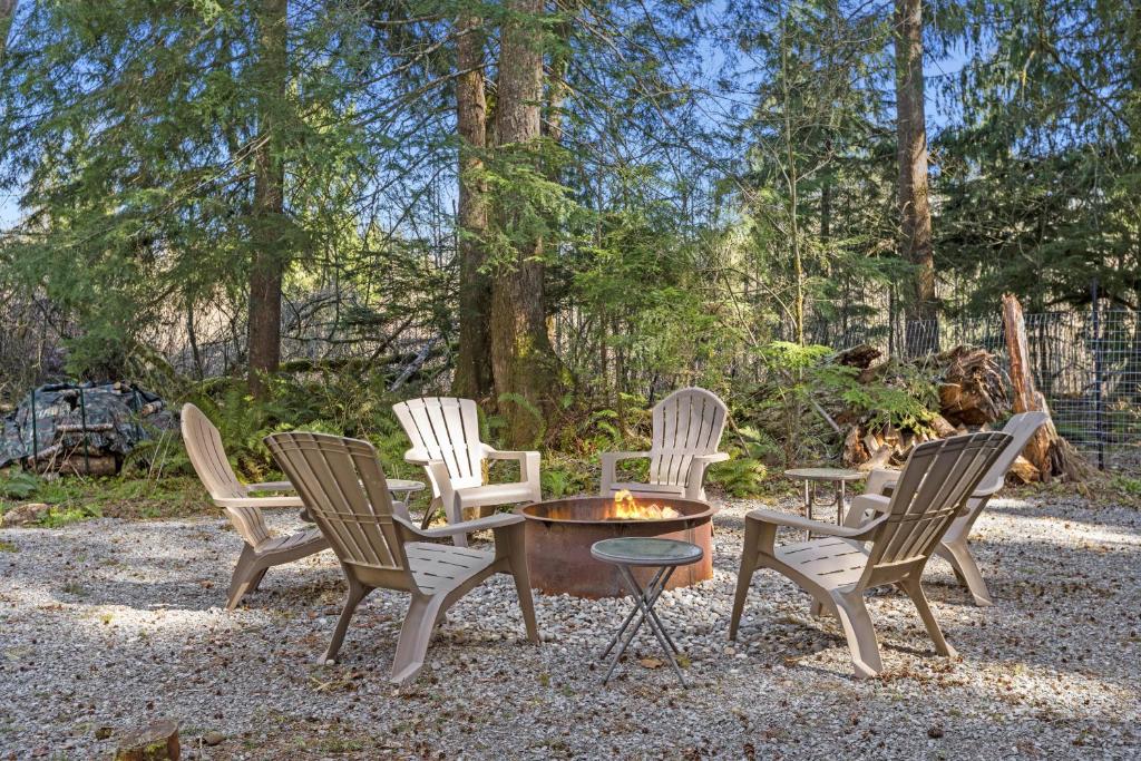 Hikers Haven with Hot Tub - Near Mt Rainier! photo 2