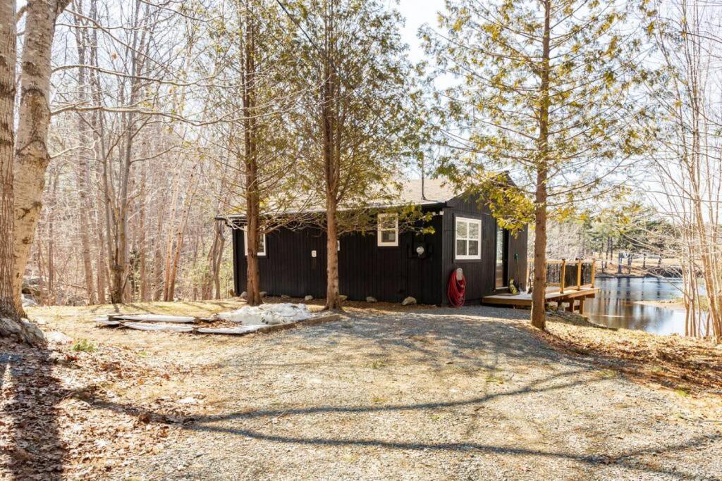 The Old Kettle Cabin with Hot Tub photo 4