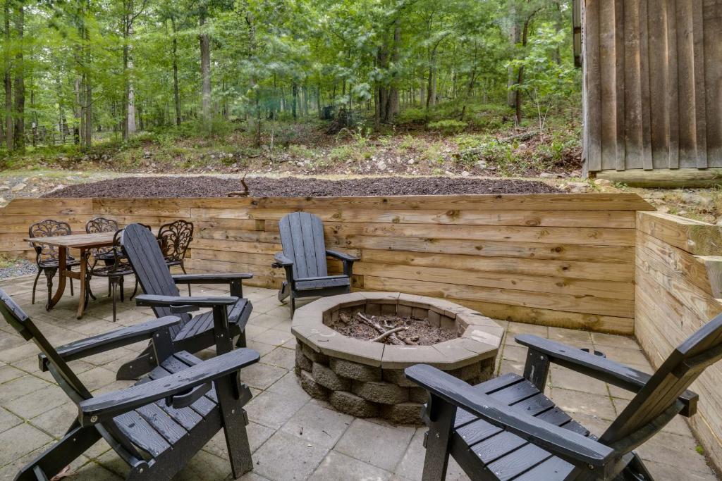 Luray Cabin Near Downtown and Shenandoah River photo 1