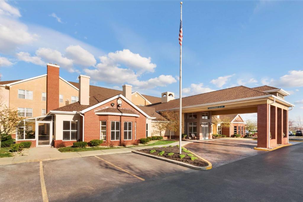 Homewood Suites Columbus Hilliard image