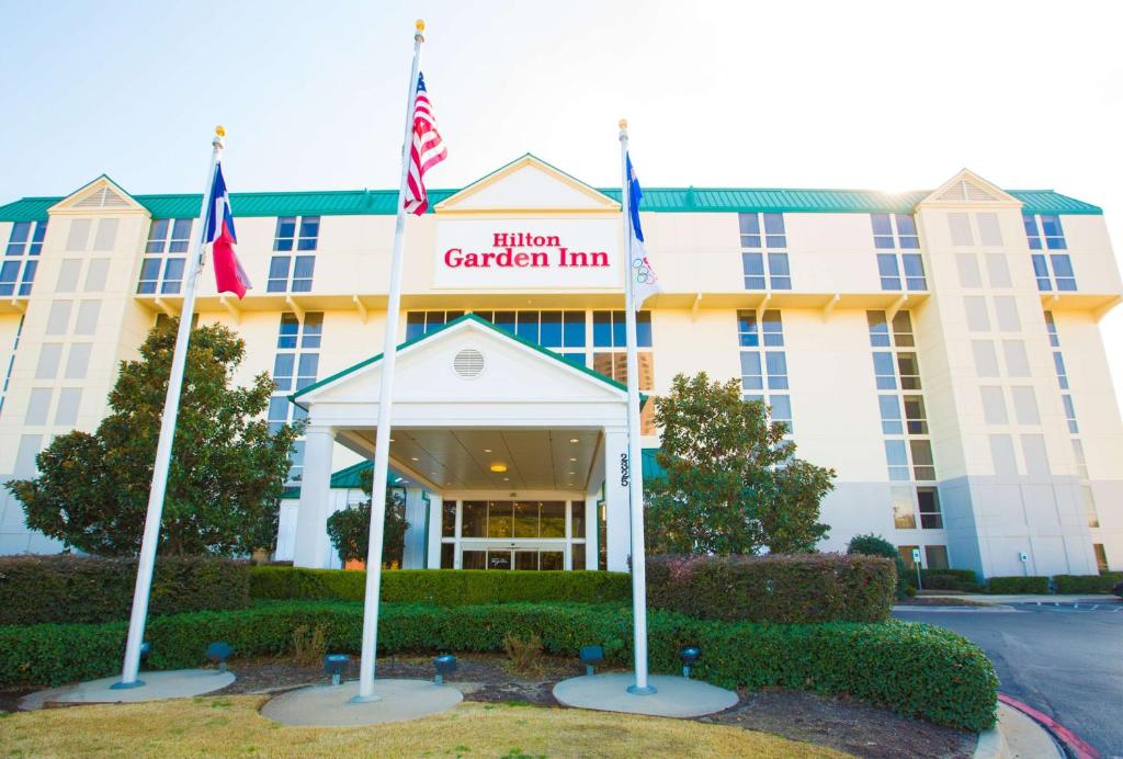 Hilton Garden Inn Dallas/Market Center photo 2