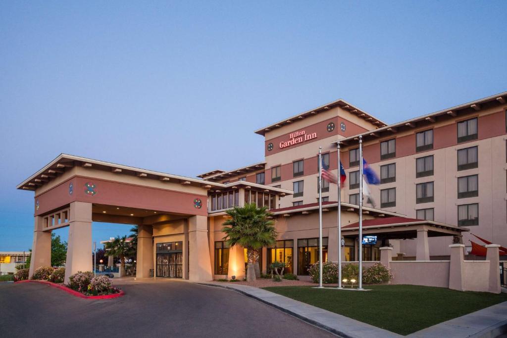 Hilton Garden Inn El Paso / University image