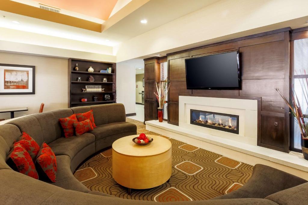 Homewood Suites by Hilton Lawton photo 2