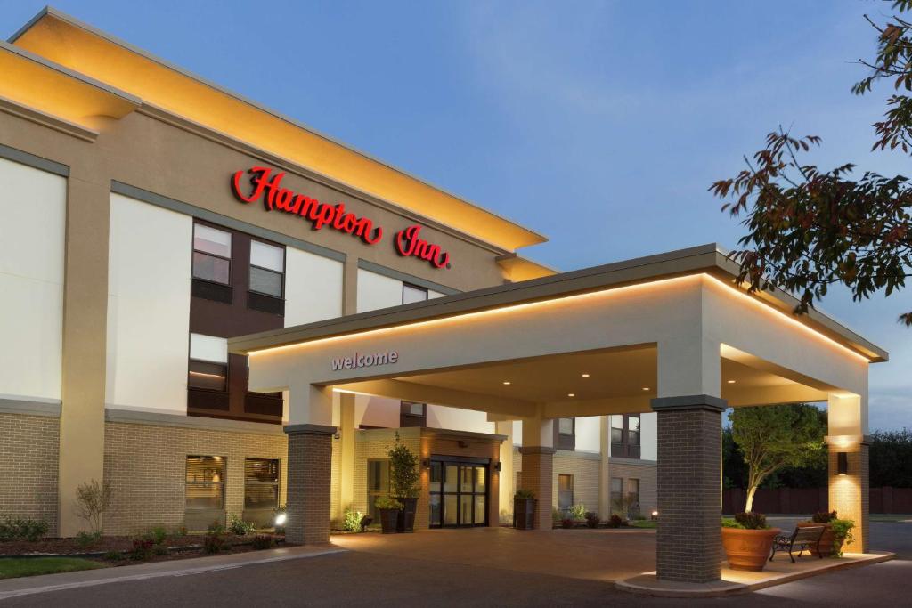 Hampton Inn Lubbock image