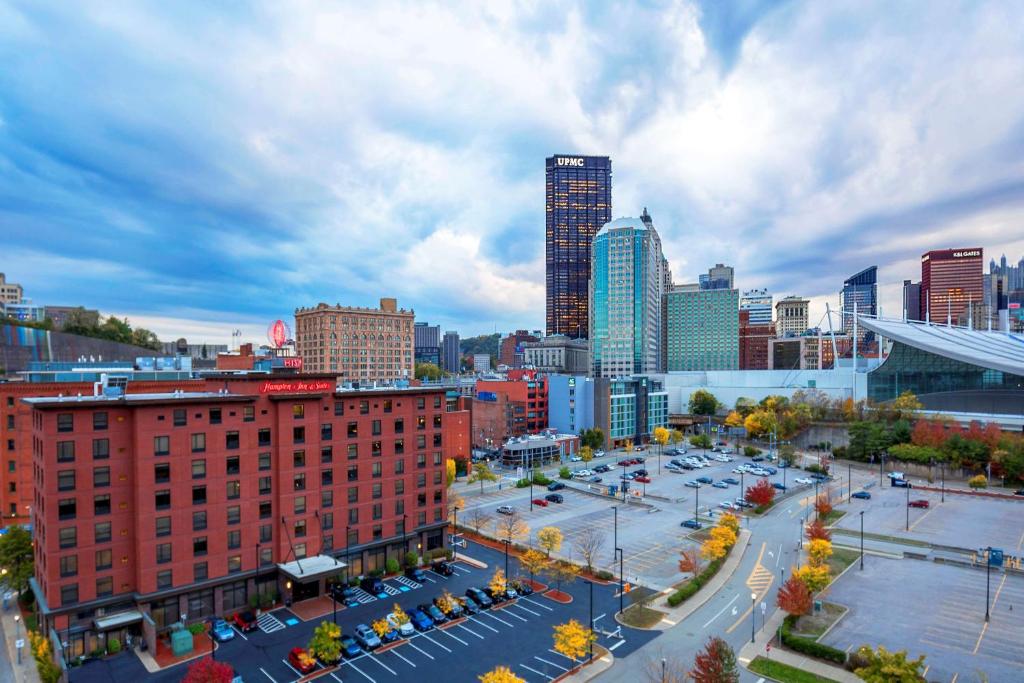 Hampton Inn & Suites Pittsburgh Downtown photo 3
