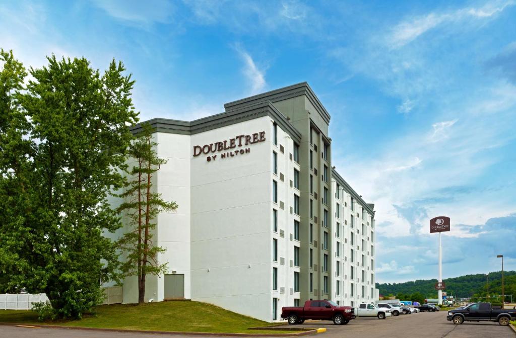 DoubleTree by Hilton Pittsburgh - Meadow Lands photo 2