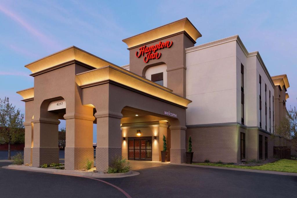 Hampton Inn Wichita Falls Sikes Senter Mall image