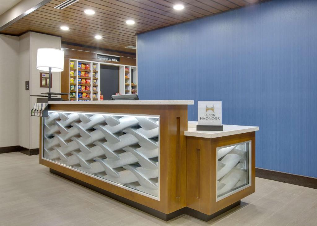 Hampton Inn & Suites Tyler-South photo 1